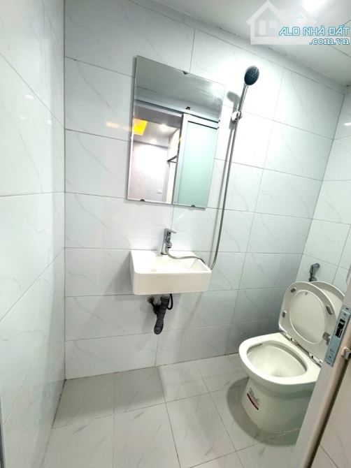 Bán căn hộ tập thể thanh nhàn tt hai bà trưng ô tô đỗ cầu thang nhà đẹp ở ngay