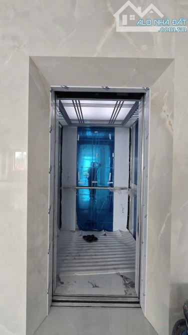 Cho thuê nhà 7 lầu đường bui văn ba Quận 7 - 3