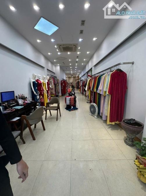Khâm Thiên mặt phố, vỉa hè 3m, kinh doanh vô địch, cho thuê 40tr, giữ tiền/xây mới - 81m2