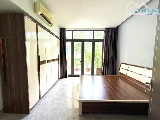 NHÀ ĐƯỜNG SÁT LÊ SÁT - NGAY CHỢ ĐẦU MỐI - 90M2 - 4 TẦNG MỚI CỨNG - RẺ NHẤT KHU - 9.X TỶ