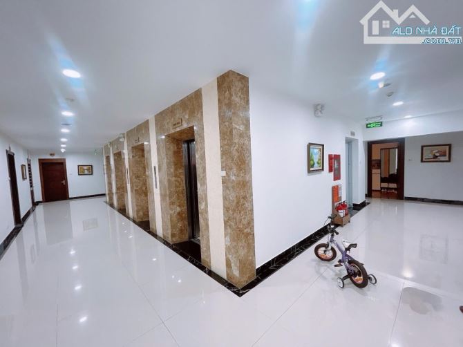 BÁN CĂN CHUNG CƯ CAO CẤP MẶT ĐƯỜNG NGUYỄN CHÁNH,LÔ GÓC 2 LOGIA,DT 155M 3 NGỦ FULL NỘI THẤT