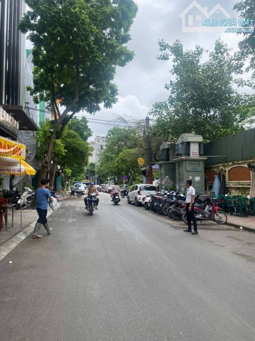 Bán nhà mặt phố Trần Quang Diệu, Q Đống Đa, 80m2, 6 tầng, thang máy MT 5m, giá 40 tỷ.