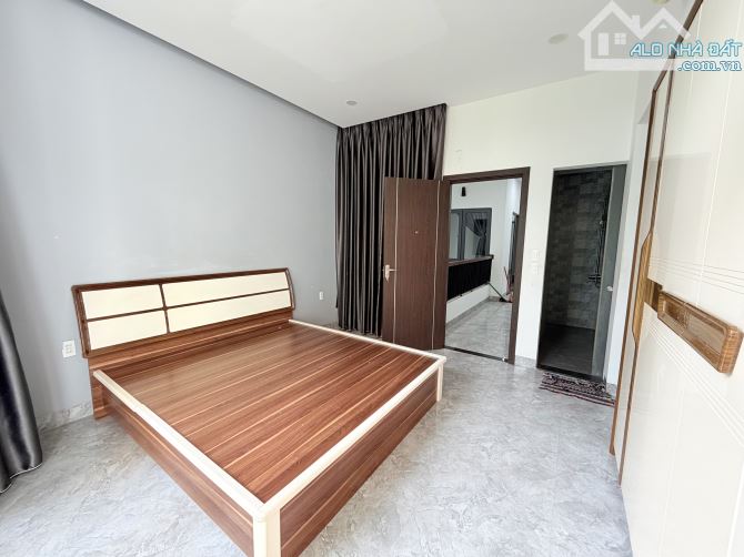 NHÀ ĐƯỜNG SÁT LÊ SÁT - NGAY CHỢ ĐẦU MỐI - 90M2 - 4 TẦNG MỚI CỨNG - RẺ NHẤT KHU - 9.X TỶ - 1