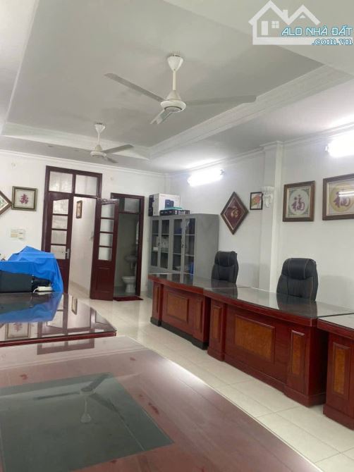 Bán nhà mặt phố Trần Quang Diệu, Q Đống Đa, 80m2, 6 tầng, thang máy MT 5m, giá 40 tỷ.