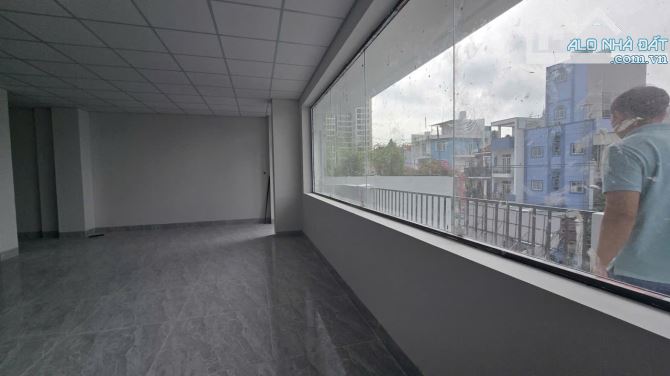 Cho thuê nhà 7 lầu đường bui văn ba Quận 7 - 6