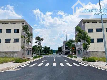 Bán đất trung tâm Quận 9 đường Nguyễn Duy Trinh 30m - Sát Vinhome - Giá 30 triệu/m2 - 7