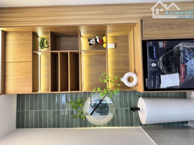 Nhà Đẹp Hẻm Xe Hơi Sát Mặt Tiền Hoàng Văn Thụ- 37m2- Nở Hậu- Vuông- 3 Tầng- 4 PN- Nhỉnh 8T - 7