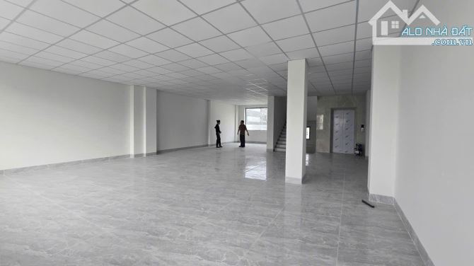 Cho thuê nhà 7 lầu đường bui văn ba Quận 7 - 8