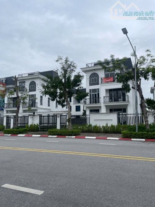 Biệt thự đơn lập ngoại giao giới hạn – Sở hữu lâu dài Đối diện đại đô thị Sun Group