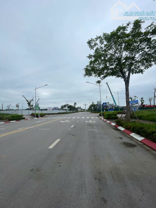 Biệt thự đơn lập ngoại giao giới hạn – Sở hữu lâu dài Đối diện đại đô thị Sun Group