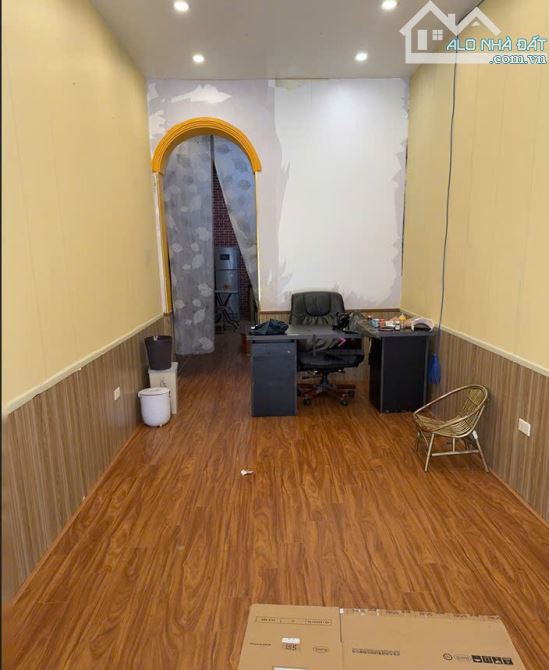 Cho thuê nhà ngõ ô tô Tây Sơn 40m² x 4 tầng 4 phòng ngủ, 3 vệ sinh.