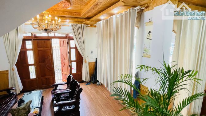 🚗 Cực Hiếm! Nhà Hẻm Xe Hơi P.09 – Diện Tích Đẹp, Vừa Ở Vừa Kinh Doanh Homestay!