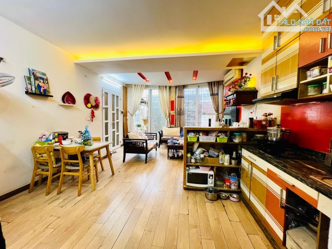 BÁN SIÊU TẬP THỂ TẦNG 3 – NGÕ 45 NGUYỄN THÁI HỌC, ĐỐNG ĐA. 90M2 – 2PN. 4,85 TỶ