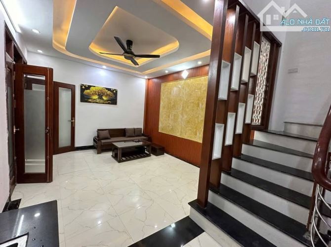 Bán nhà Hà Đông phố Bế Văn Đàn, 13.85 tỷ, 45m2 x 5T, ô tô tránh, dân trí cao.