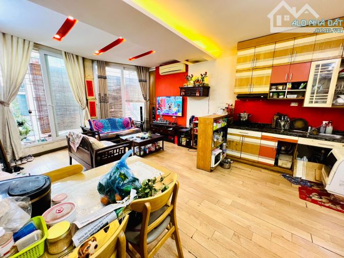 BÁN SIÊU TẬP THỂ TẦNG 3 – NGÕ 45 NGUYỄN THÁI HỌC, ĐỐNG ĐA. 90M2 – 2PN. 4,85 TỶ