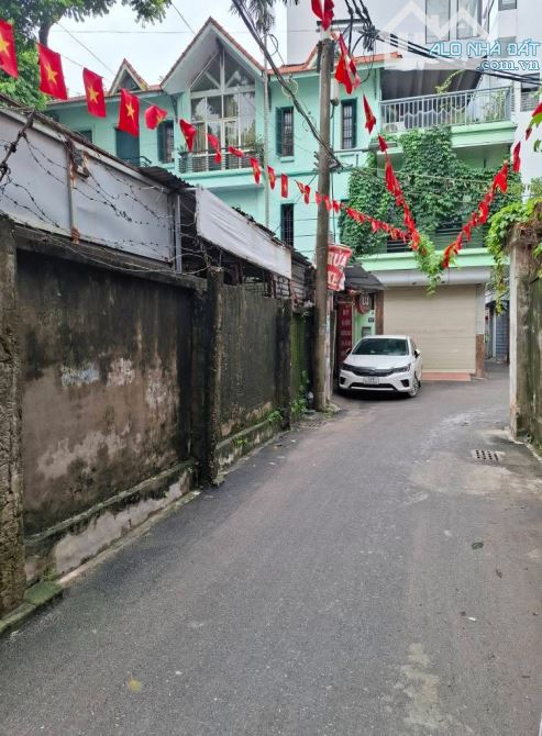 BÁN NHÀ TÂY HỒ TRÍCH SÀI NGÕ OTO TRÁNH KINH DOANH SỔ ĐỎ 50m2 ĐẤT. Chỉ 14.8 TỶ