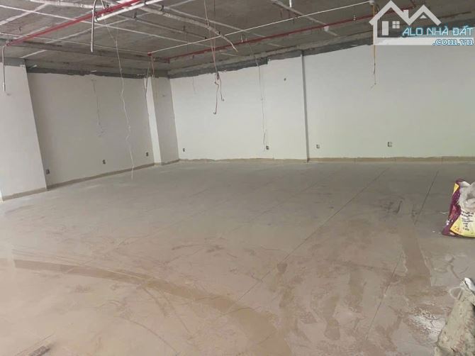 165 Tỷ Cho Toà VP Bề Thế Phố Vương Thừa Vũ- Thanh Xuân- 190m2, 9 Tầng, MT 12m- Vỉa Hè 4m