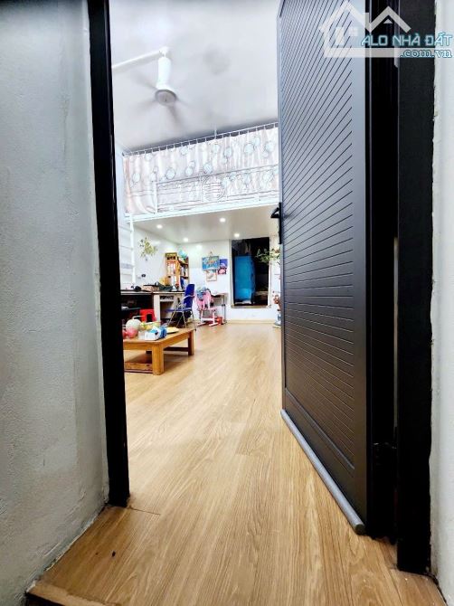 BÁN TẬP THỂ VPP HỒNG HÀ – TẦNG 2, 190 LÒ ĐÚC, HAI BÀ TRƯNG. 48M2 – 2PN. 2,63 TỶ