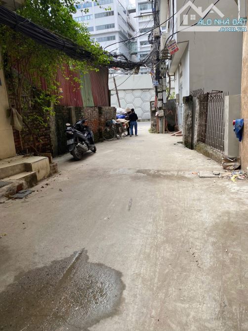 Trường Chinh - CCMN - Ô tô qua nhà - Cách phố 10m - 36 phòng khép kín - DT khủng