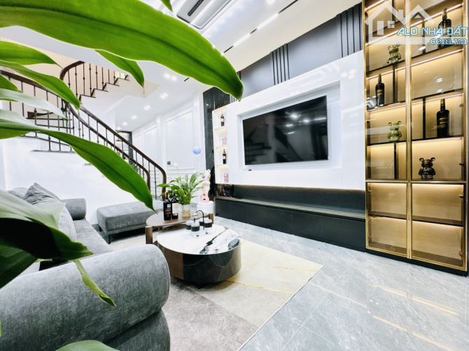 TRUNG TÂM CẦU GIẤY 6 TẦNG THANG MÁY - NGÕ THÔNG KINH DOANH - SIÊU HIẾM. FULL NỘI THẤT XỊN - 1