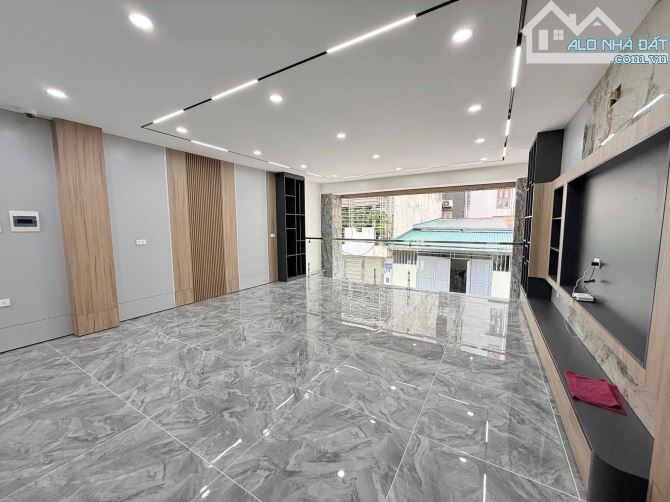 Bán nhà Dương Văn Bé – 70m² – 7 tầng thang máy – Mặt tiền 5.4m – Gara ô tô – Giá 21.8 tỷ