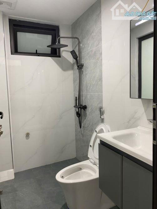 6 tầng thang máy xây mới 20m ra Phố Thái Hà, oto qua, full nội thất 40m2. Giá 18.6 tỷ