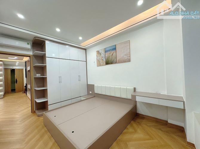 Bán CH 2PN Chung Cư C18 Xuân La DT 89m view hồ tây SĐCC Tầng trung giá 8,2 tỷ, Full NT