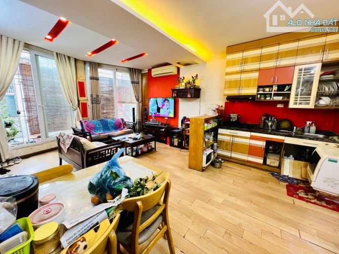 BÁN SIÊU TẬP THỂ TẦNG 3 – NGÕ 45 NGUYỄN THÁI HỌC, ĐỐNG ĐA. 90M2 – 2PN. 4,85 TỶ