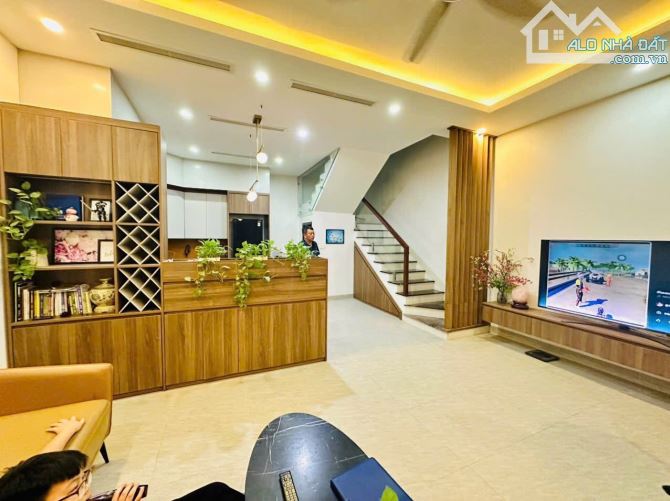 Bán Nhà Trung Tâm Cầu Giấy - Hà Nội - Siêu Đẹp