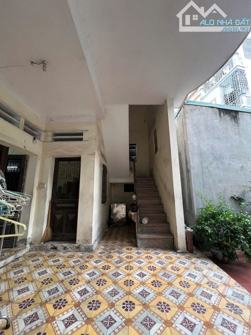 CHÍNH CHỦ bán nhà Ngách 305 Ngõ Quỳnh, Thanh Nhàn, dt lớn