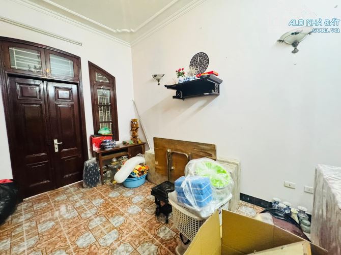 P lô vip Kim Ngưu, oto qua, chủ thiện chí, 76m2 sổ x mtiền 7m, nhà dân xây. Giá 23 tỷ