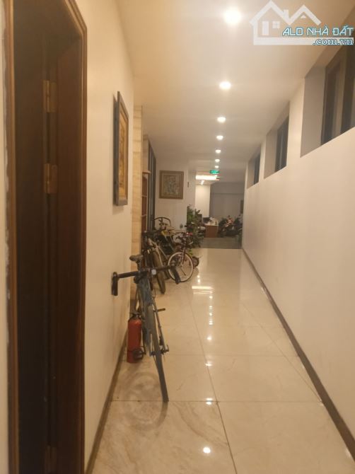 TOÀ APARTMENT TÂY HỒ – DT 267M² – 8 TẦNG – MT 8.2M – GIÁ 93.8 TỶ