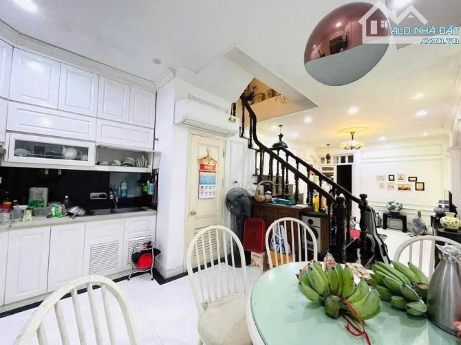 NHÀ ĐẸP, GẦN PHỐ THÁI HÀ, Ô TÔ ĐỖ CỔNG, DT62M, MT4.2 - 4 TẦNG PHÂN LÔ - 16.8 TỶ (QUÁ HIẾM)