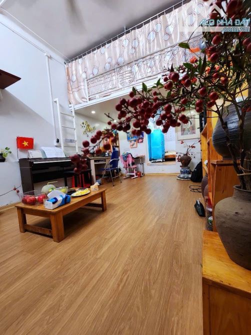 BÁN TẬP THỂ VPP HỒNG HÀ – TẦNG 2, 190 LÒ ĐÚC, HAI BÀ TRƯNG. 48M2 – 2PN. 2,63 TỶ