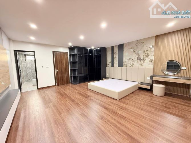 Bán nhà Dương Văn Bé – 70m² – 7 tầng thang máy – Mặt tiền 5.4m – Gara ô tô – Giá 21.8 tỷ