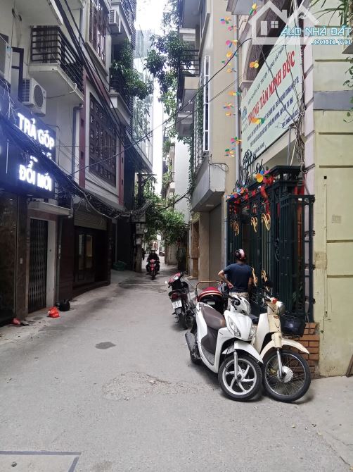 NHÀ ĐẸP, GẦN PHỐ THÁI HÀ, Ô TÔ ĐỖ CỔNG, DT62M, MT4.2 - 4 TẦNG PHÂN LÔ - 16.8 TỶ (QUÁ HIẾM)