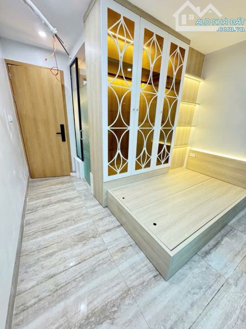 Tây Sơn - Toà nhà dịch vụ - Thang máy nhập khẩu - Full nội thất cực đỉnh - Thiết kế đẹp