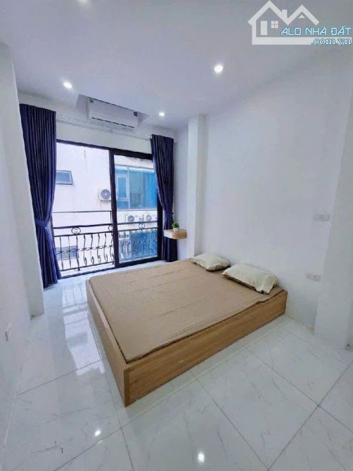 Đê La Thành - Một mặt phố - Một mặt ngõ - 16 phòng khép kín - DT 120tr/tháng