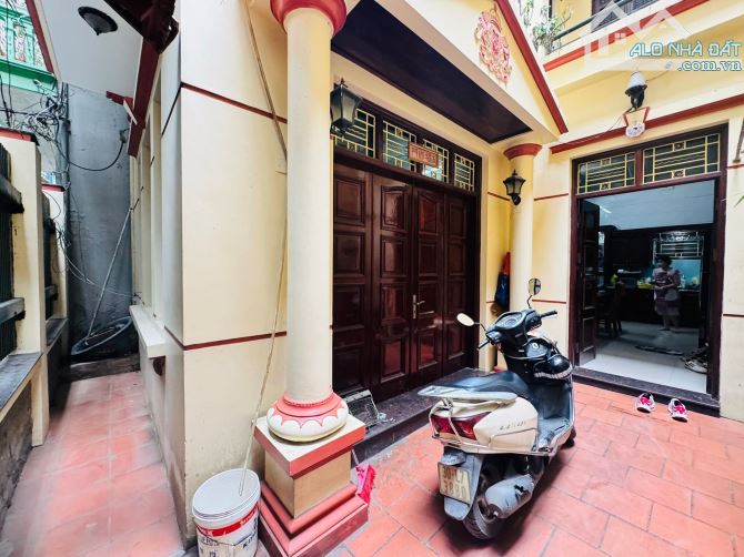 P lô vip Kim Ngưu, oto qua, chủ thiện chí, 76m2 sổ x mtiền 7m, nhà dân xây. Giá 23 tỷ