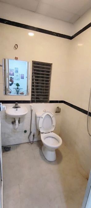 Trường Chinh - CCMN - Dòng tiền 450tr/năm - 9 phòng khép kín - Ngõ thông ra ĐH Y