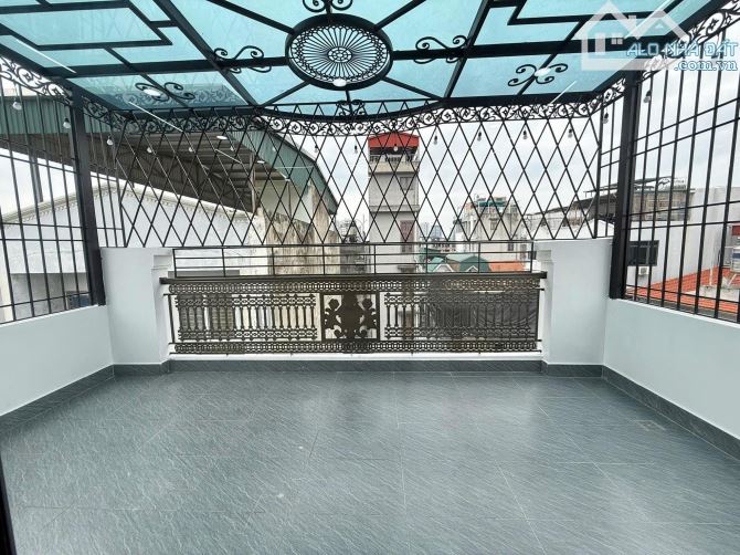 Bán nhà Dương Văn Bé – 70m² – 7 tầng thang máy – Mặt tiền 5.4m – Gara ô tô – Giá 21.8 tỷ