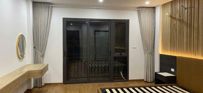 6 tầng thang máy xây mới 20m ra Phố Thái Hà, oto qua, full nội thất 40m2. Giá 18.6 tỷ