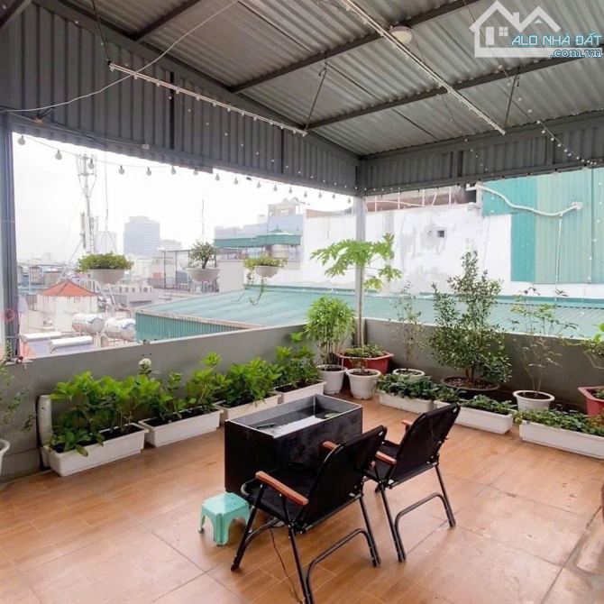 Khâm Thiên - Lô góc thoáng sáng - Ngõ nông thông - Cách phố 25m - DT 600tr/năm