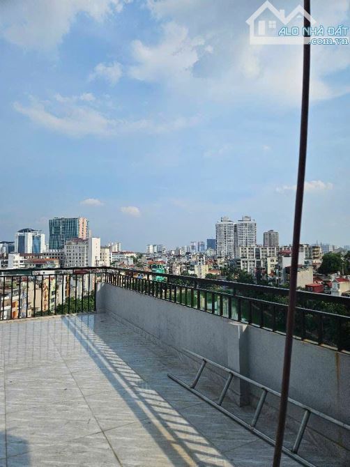 Phương Mai - Tòa nhà văn phòng - View hồ Kim Liên - Ô tô tránh - Vỉa hè rộng