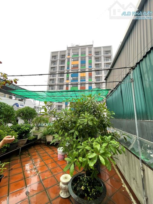 BÁN NHÀ PHÙNG CHÍ KIÊN ĐỂ Ở. 79M², 5 TẦNG, MẶT TIỀN 4.4M. 3 Ô TÔ TRÁNH. GIÁ 28 TỈ