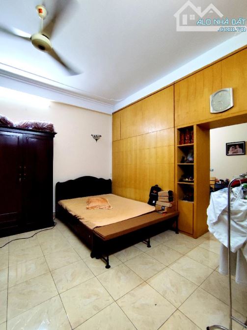 BÁN NHÀ PHỐ HÀO NAM - ĐỐNG ĐA DT 61m X 4TẦNG giá 9,2ty