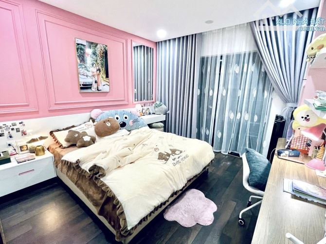 Nhà Tô Ngọc Vân 280M2 Mặt Tiền 10M 180 Tỷ Lô Góc 2 Thoáng Gần Hồ