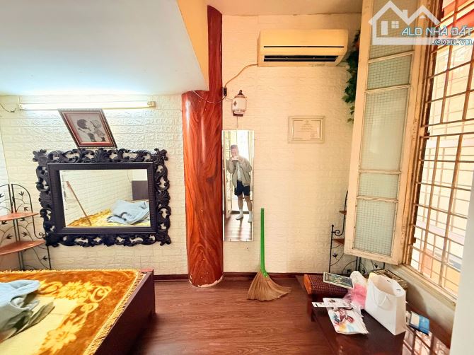 BÁN TẬP THỂ CỰC RỘNG – DUPLEX TẦNG 2+3, THÁI THỊNH, ĐỐNG ĐA. 200M2 – 3PN. 5,75 TỶ