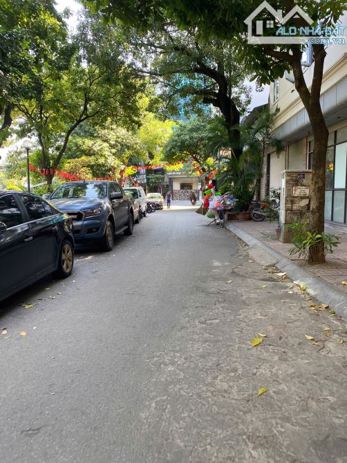 Hồ Văn Chương - View hồ - Ô tô tránh - Kinh doanh - Thang máy xịn xò - DT tốt