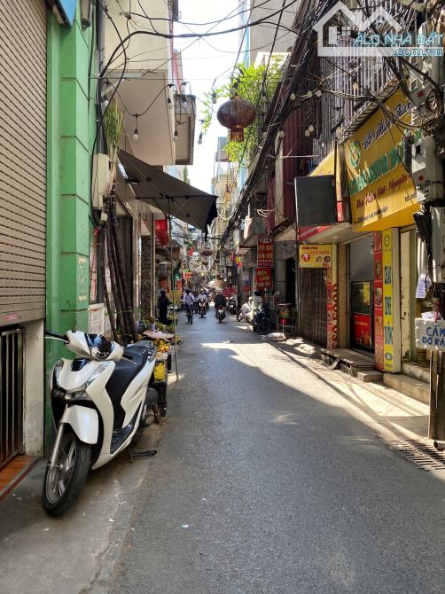 Trung Phụng - Mặt ngõ ba gác phi - Chợ ngay trước cửa - 12 phòng khép kín